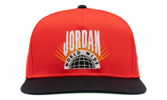 Jordan Essentials Pro Structured Flat Bill Hat "Chile Red / Kelly Green / Sail" IF3508 673
