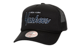 MLB Script Trucker Cap "New York Yankees - Black" HT8215 NYYBLCK