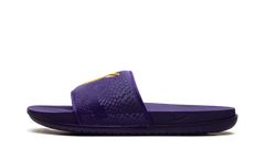 Kobe Offcourt Slide "Purple University Gold" IF2870 500