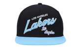 NBA Hardwood Classics Team Script 2.0 Fitted Cap "Los Angeles Lakers - Black" HHSF3283 LALYYPPPBLCK