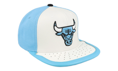 NBA Day One Snapback Cap "Chicago Bulls - White / Light Blue" HHSS4374 CBUYYPPPWHLB