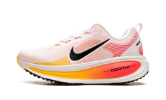 Vomero 18 WMNS"Sail Bright Crimson Laser Orange" HM6804 100