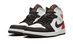 1 Mid SE "Red Black Toe" 852542 100