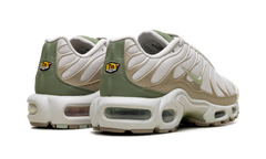 Air Max Plus WMNS"Light Bone/ Honeydew/ Alligator" DX8954 001