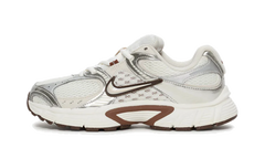 V5 RNR WMNS"Sail Fauna Brown" HQ7901 102