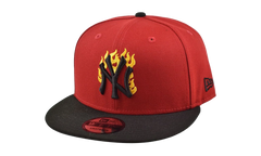 9FIFTY New York Yankees Flames Snapback "Scarlet / Black" 70947936