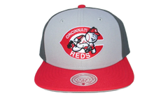 MLB Triple Play Cooperstown "Reds" HY11519-CREGREY_OS
