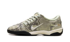 Total 90 SE WMNS"Olive Aura Pale Ivory" IB4204 301