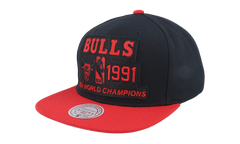 NBA Hardwood Classics 91 Champ Flipside Snapback Cap "Chicago Bulls - Black / Red" HS8714 CBUBKRD