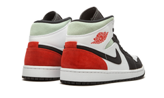 1 Mid SE "Red Black Toe" 852542 100