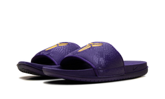 Kobe Offcourt Slide "Purple University Gold" IF2870 500