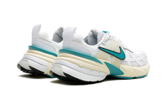 V2K Run WMNS"Dusty Cactus" FD0736 105